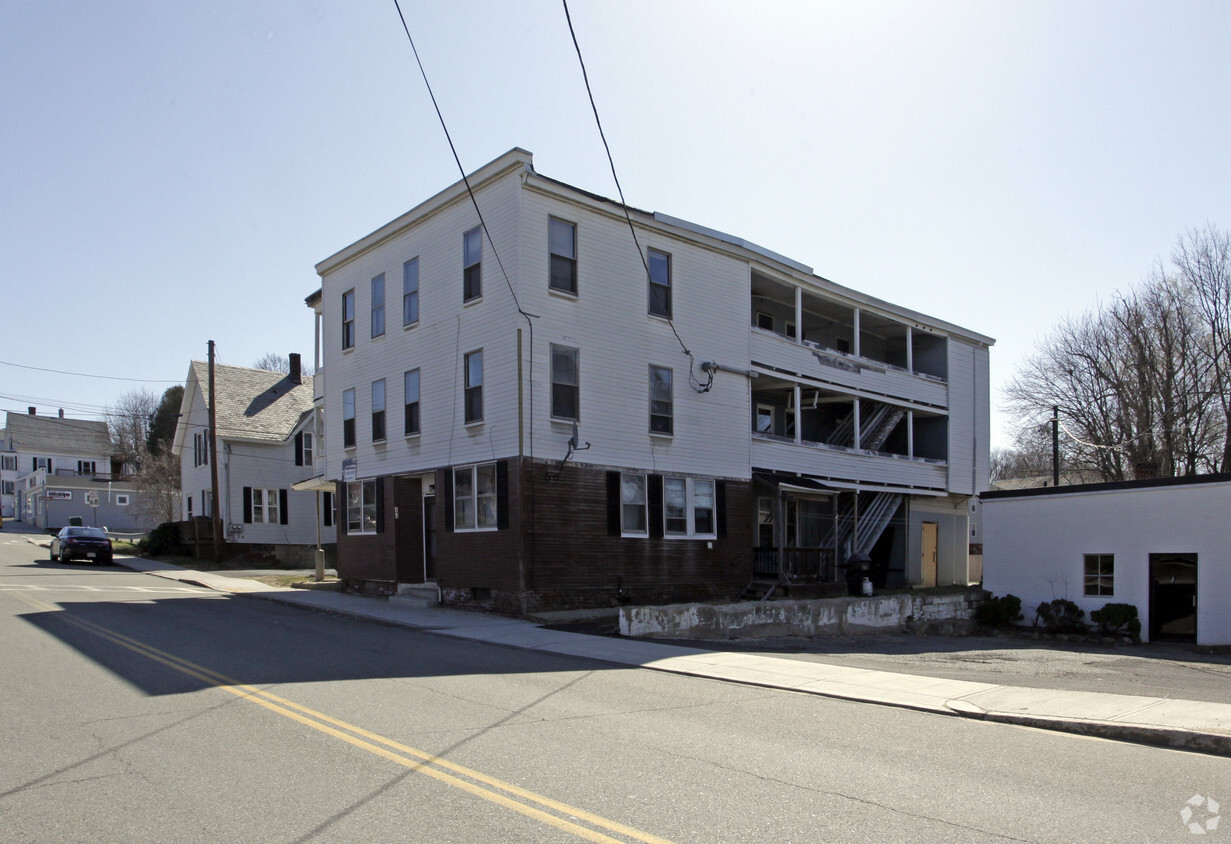 Building Photo - 242-244 Parker St