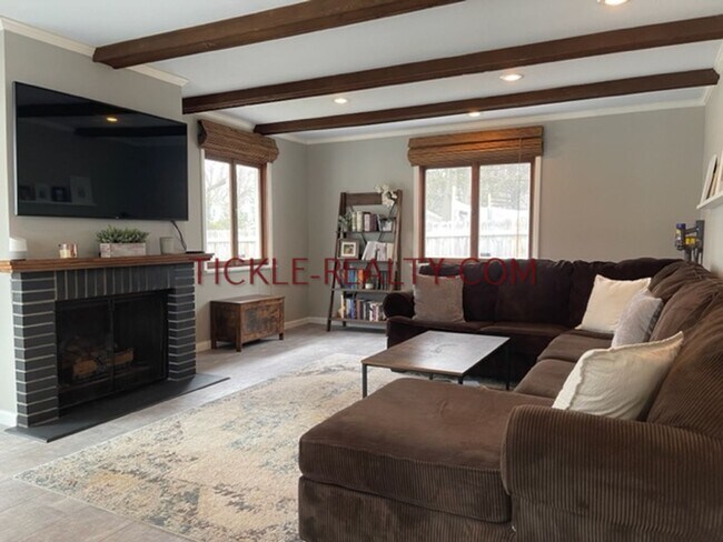 Building Photo - 3 Bedroom, 2 Bath Cape in Brighton