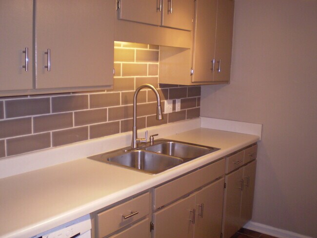 Foto del edificio - 511 E Gillespie St