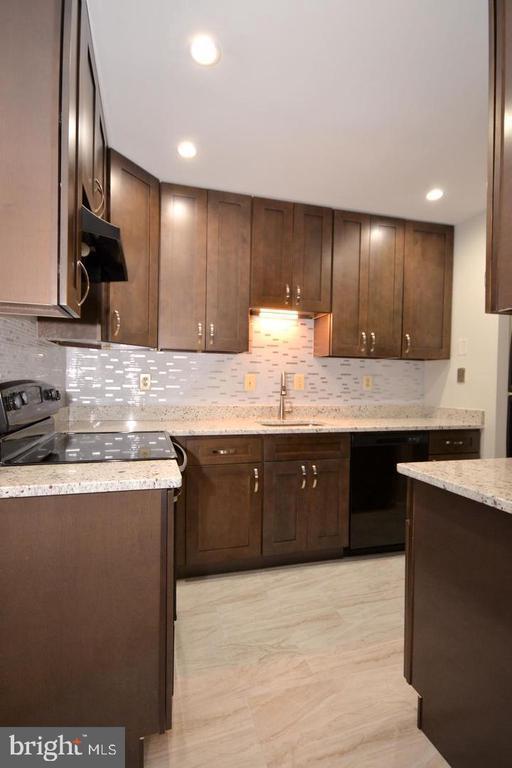 Foto principal - 6260 Edsall Rd