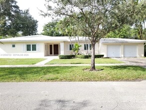 Building Photo - 825 Cremona Ave