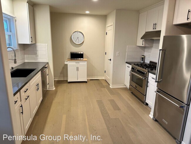 Building Photo - 2 br, 1 bath House - 482 Pine Avenue