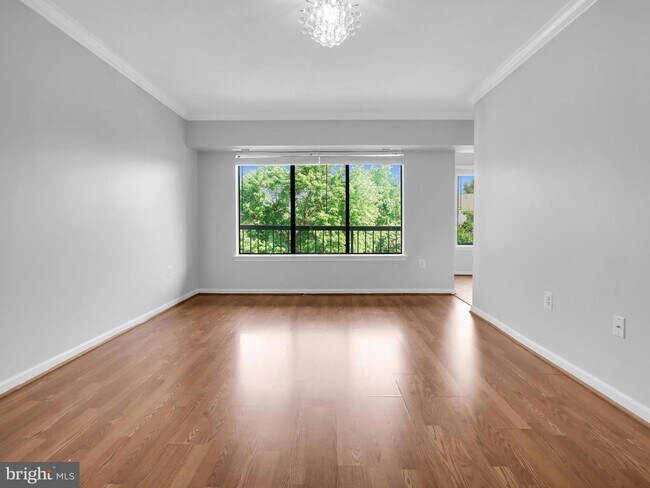 Foto del edificio - 8383 Buttress Ln