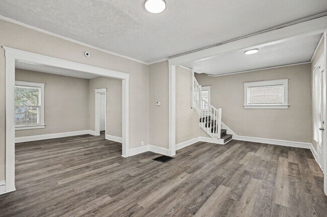 Foto del edificio - 3205 E 31st St