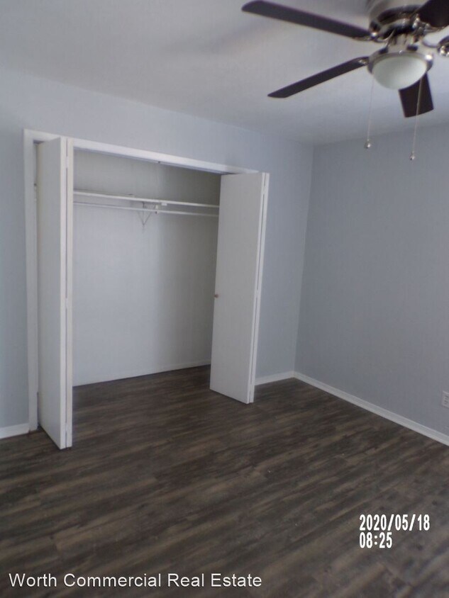 Primary Photo - 1001 N Valley Mills Dr
