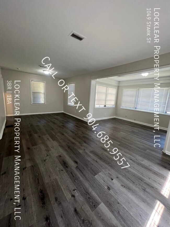 Foto del edificio - Spacious 3BR/1BA Gem with Office Space!