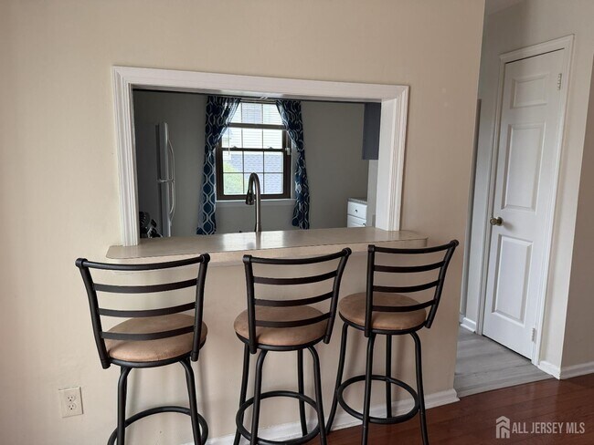 Foto del edificio - 1709 Woodbridge Commons Way