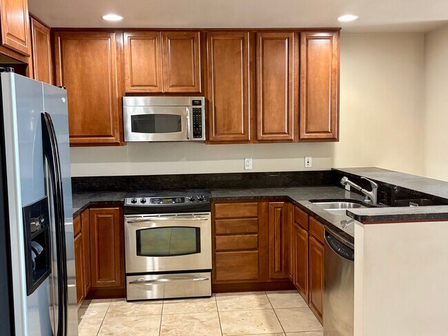 Building Photo - The Palladio 1 Bedroom