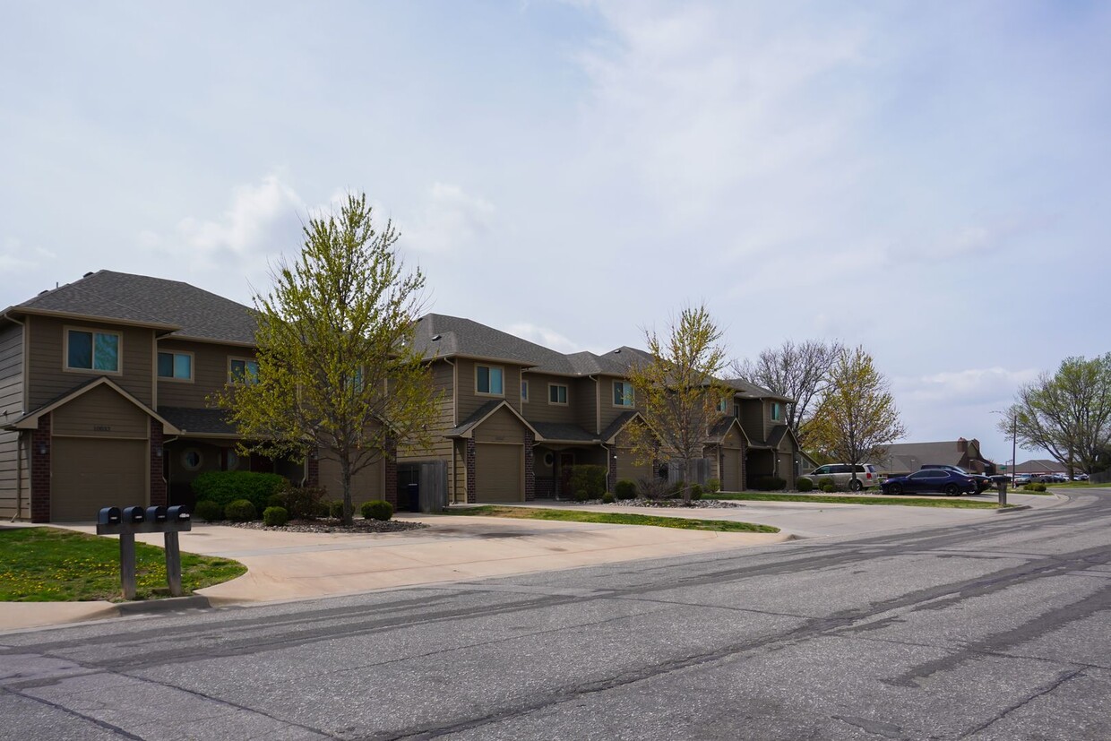 Primary Photo - 3-Bed Duplex w Garage + Fenced Yard - $500...