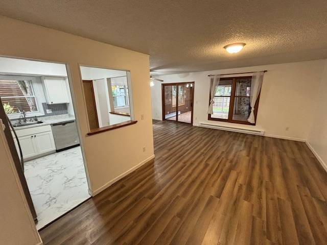 Building Photo - 37 Brenden Ct