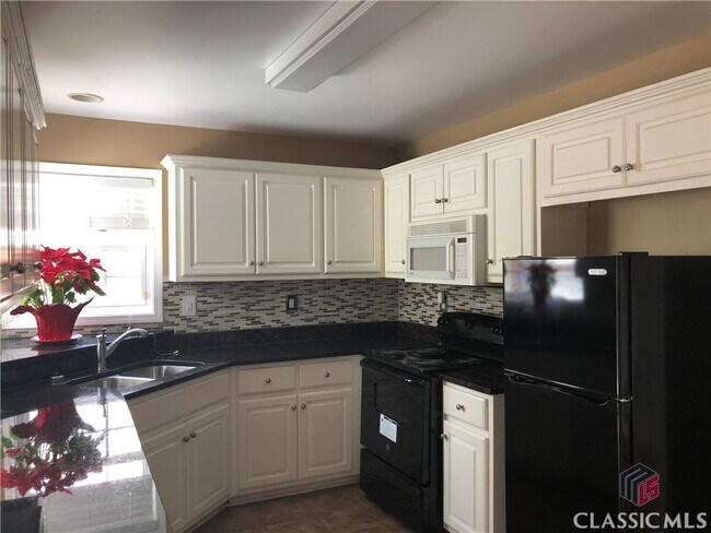 Building Photo - 117 Covington Pl