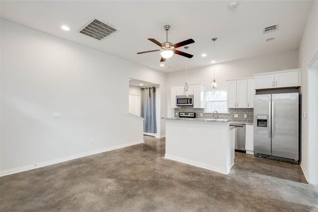Building Photo - 811 Gunter St
