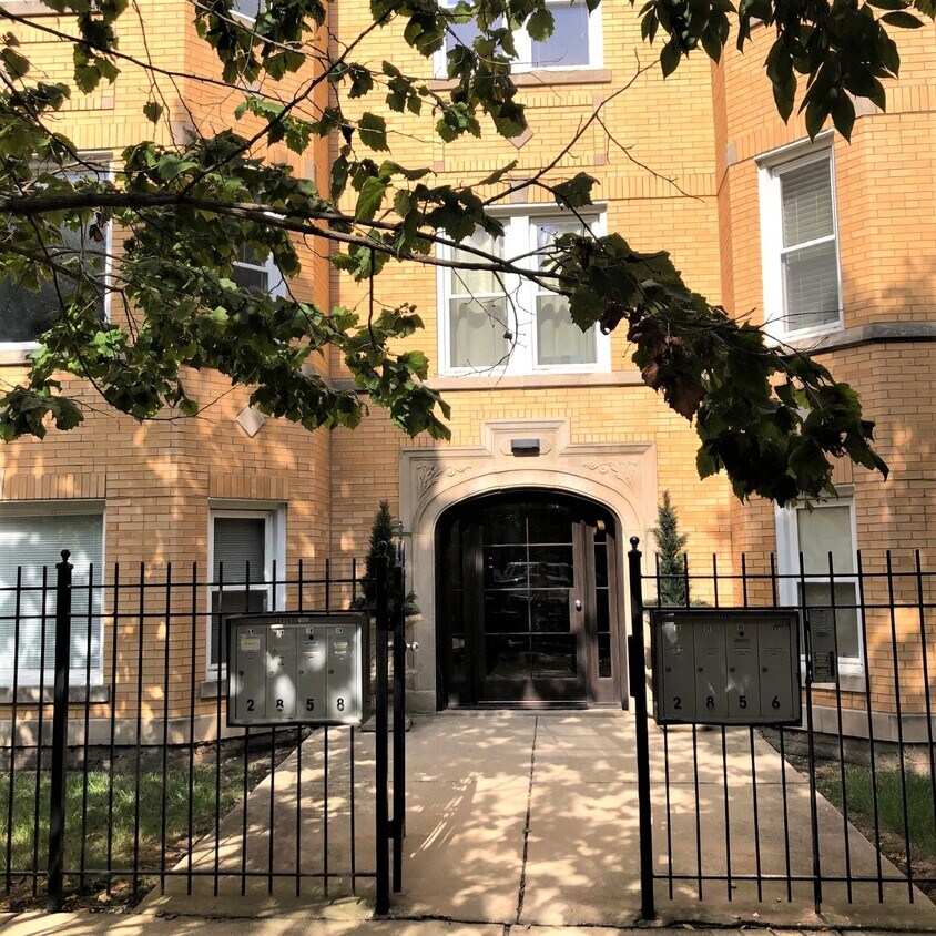 2858 W Shakespeare Ave, Chicago, IL 60647 Apartments Chicago, IL