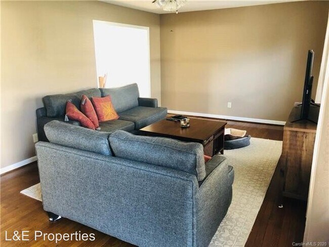 Building Photo - 4 br, 3 bath House - 1539 Georgetowne Drive