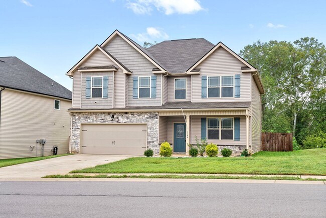 Building Photo - Pet Friendly Five Bedroom!