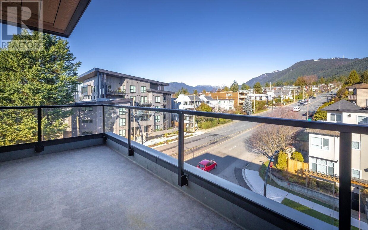 Photo principale - 2590 Lonsdale Ave