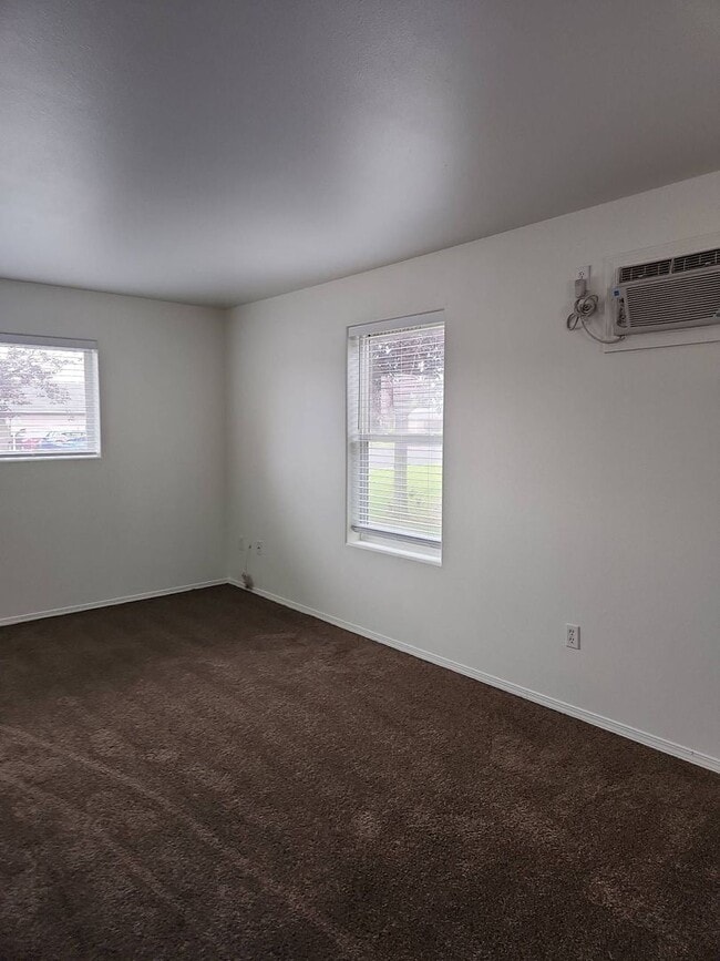 Building Photo - 215-217 K Street -Duplex