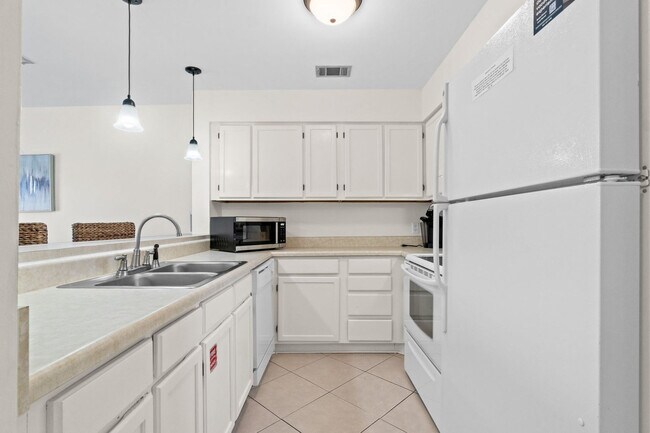 Building Photo - 318 Bream Ave