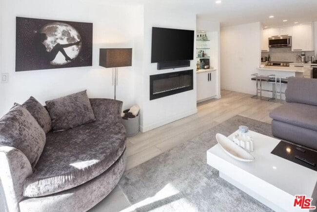 Foto del edificio - 8535 W Knl Dr