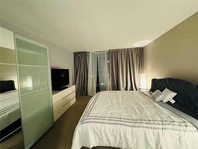 Foto del edificio - 1301 NE Miami Gardens Dr