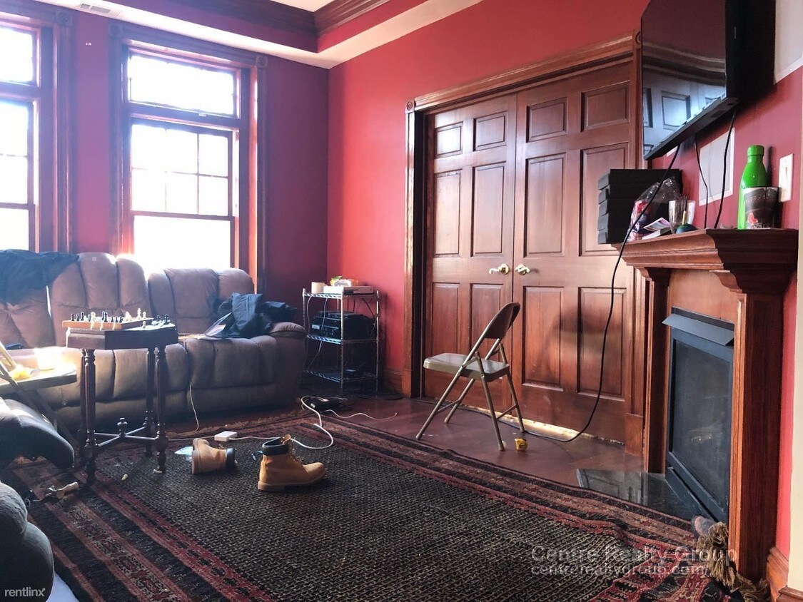 Foto principal - 5 br, 2 bath Apartment - 10 Strathmore Rd # 4