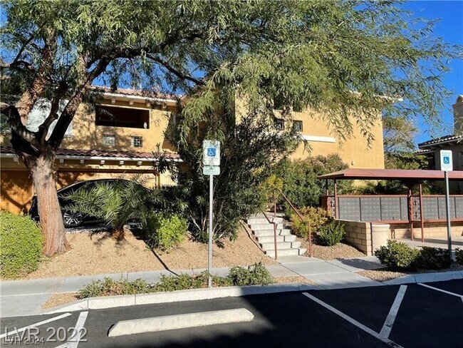 Building Photo - 860 Pantara Pl