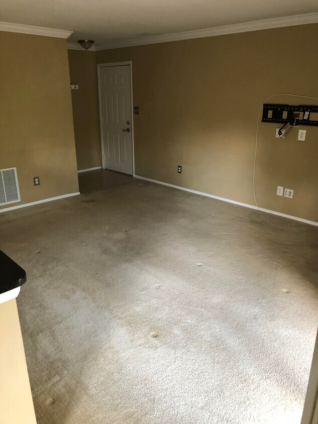 Foto principal - 11704 Olde English Dr