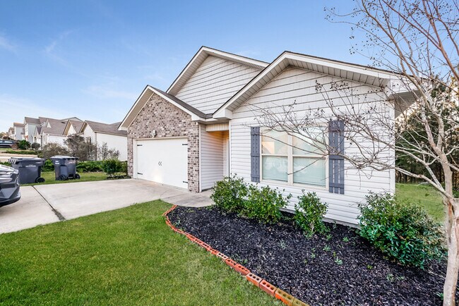 Building Photo - 249 Addison Dr