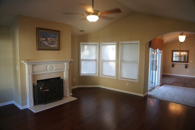 Living room - 131 Jaime Dr