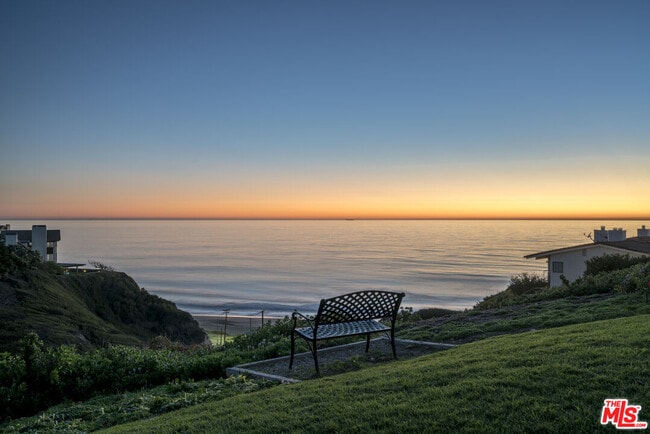 Building Photo - 6787 Las Olas Way