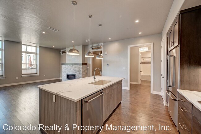 Foto del edificio - 1 br, 2 bath House - 4625 West 50th Avenue...