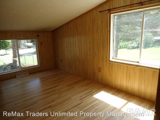 Building Photo - 2 br, 2 bath House - 704 N First