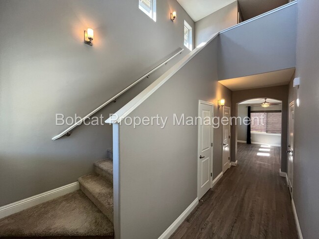 Foto del edificio - 3 Bedroom 2.5 Bathroom Townhouse in Carson...