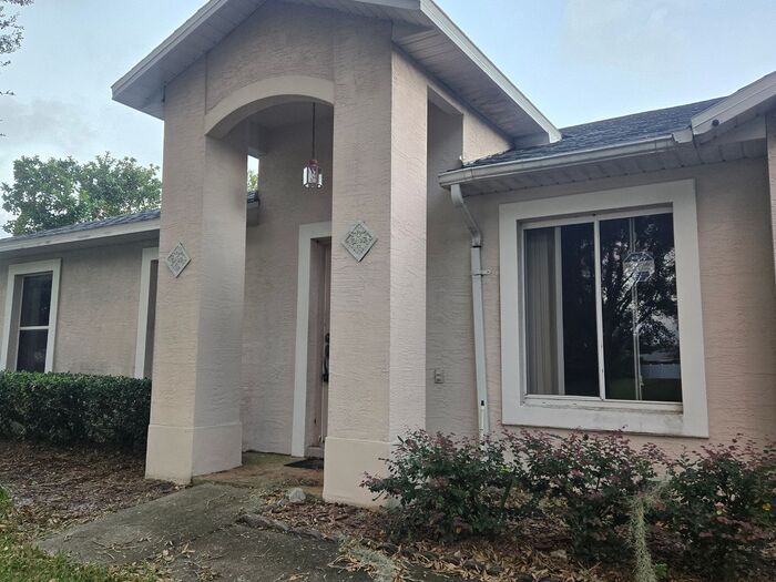 Foto principal - Beautiful home located in Deltona. 3/2