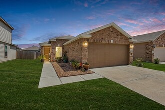 Building Photo - 5614 Grizzly Bear Wy
