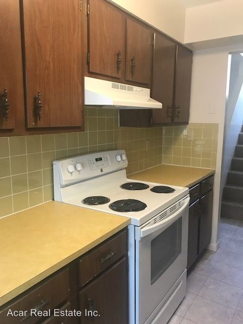 Building Photo - 2 br, 1 bath Apartment - 1003 Cedar Terrace