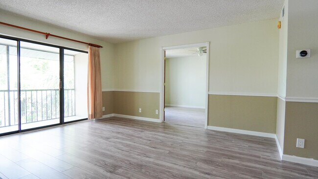 Building Photo - 1112 Green Pine Blvd