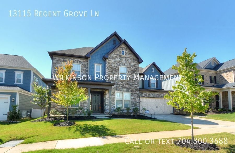 Primary Photo - Gorgeous Executive Home in Huntersville 5b...