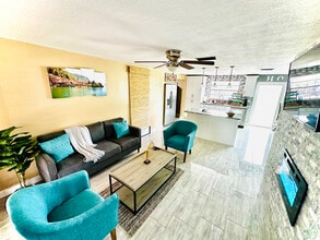 Building Photo - 8412 Westridge Dr