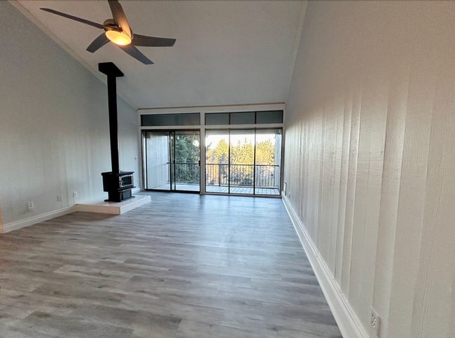 Photo - Sixty 01 Condominiums - Redmond