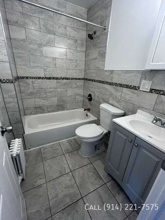 Building Photo - 33 William St