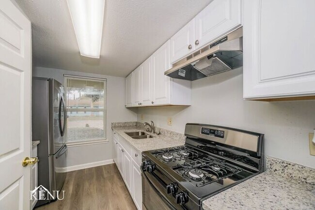 Building Photo - 9715 Courben Ln