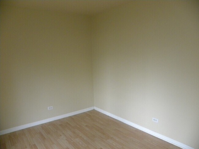 Foto del edificio - 73 Hickory Dr