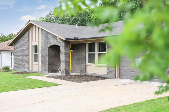 Foto del edificio - 1312 Neans Dr