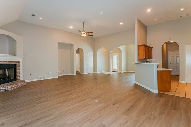 Building Photo - 60 Willow Crest Cove
