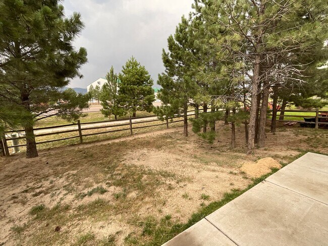 Foto del edificio - 4 Bedroom Home Available Near Woodmoor Dr ...