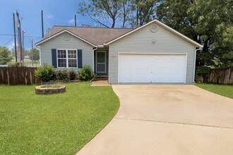 Building Photo - 3602 Shields Dr
