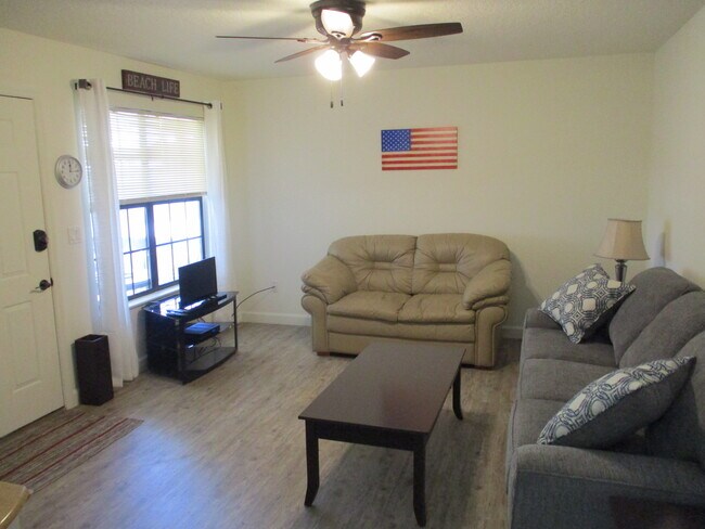 Building Photo - 35-49 NE 4th St