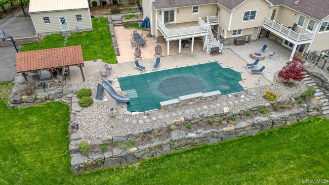 Building Photo - 809 Highland Lake Rd