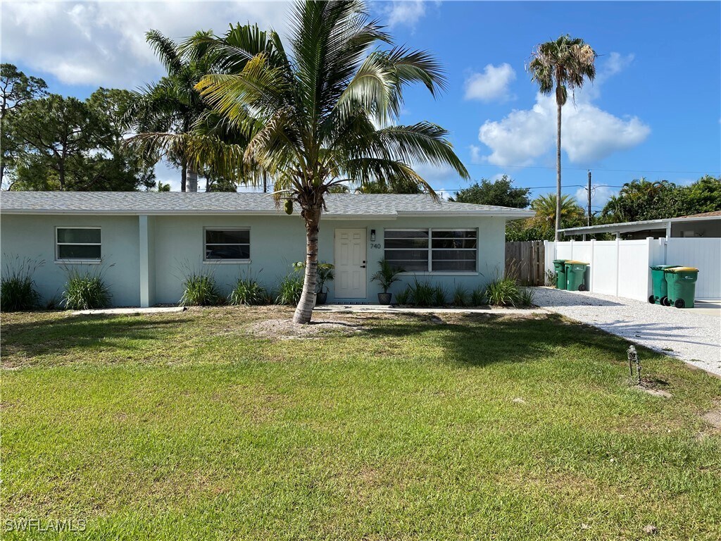 Foto principal - 740 108th Ave N